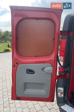 Грузовой фургон Renault Trafic 2014 в 