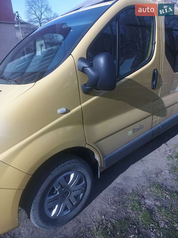 Мінівен Renault Trafic 2012 в Помічній
