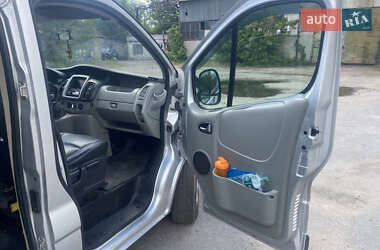 Минивэн Renault Trafic 2011 в 