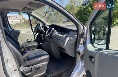 Минивэн Renault Trafic 2011 в 