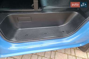 Мінівен Renault Trafic 2011 в 