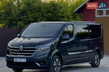 Минивэн Renault Trafic 2022 в 