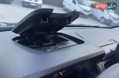 Минивэн Renault Trafic 2022 в 
