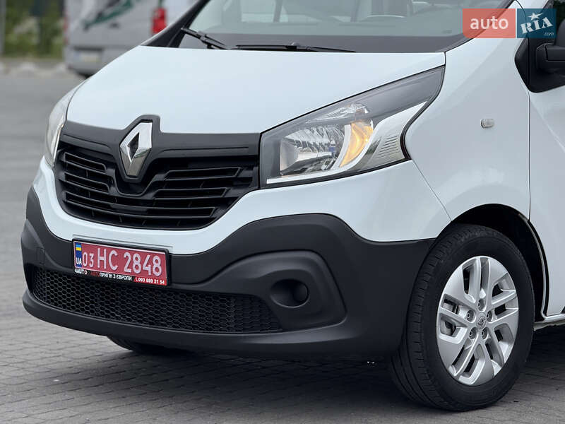 Мінівен Renault Trafic 2015 в Радивиліві