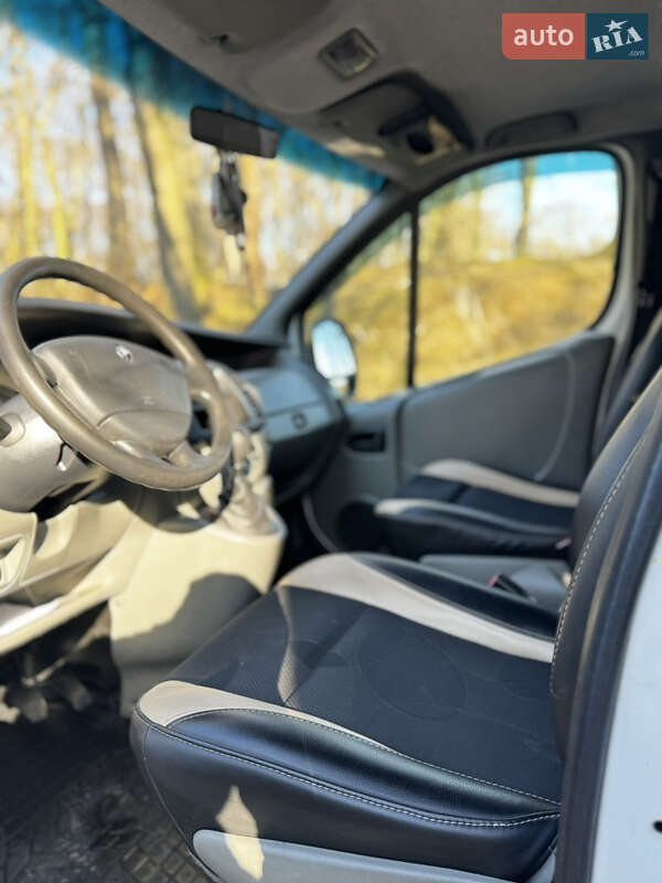 Минивэн Renault Trafic 2008 в Черновцах