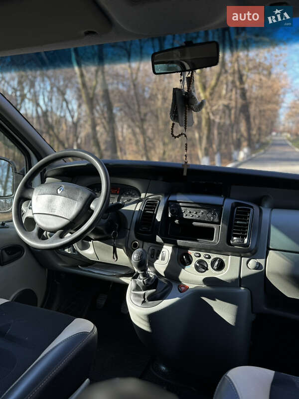 Минивэн Renault Trafic 2008 в Черновцах