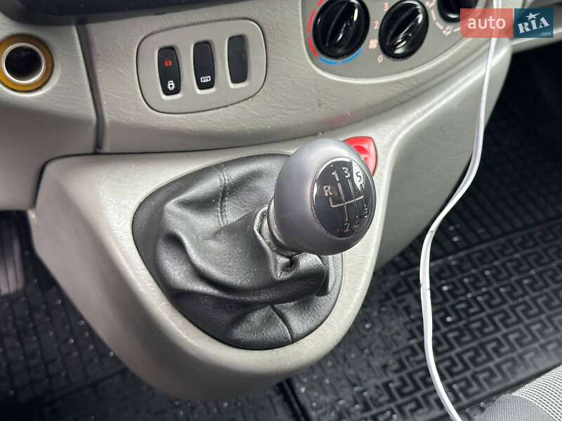 Минивэн Renault Trafic 2007 в Стрые