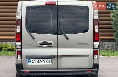 Мінівен Renault Trafic 2015 в 