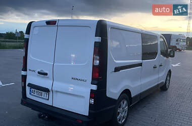 Грузопассажирский фургон Renault Trafic 2016 в 