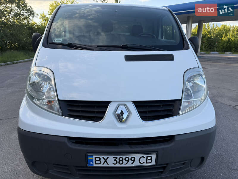 Вантажний фургон Renault Trafic 2012 в Старокостянтинові