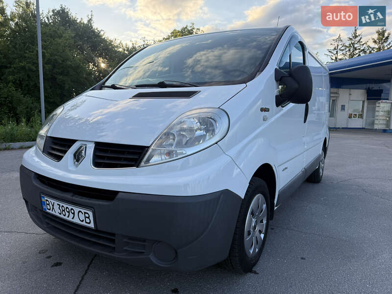 Вантажний фургон Renault Trafic 2012 в Старокостянтинові