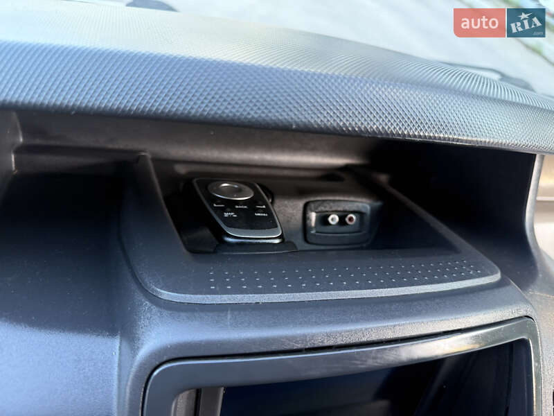 Вантажний фургон Renault Trafic 2012 в Старокостянтинові