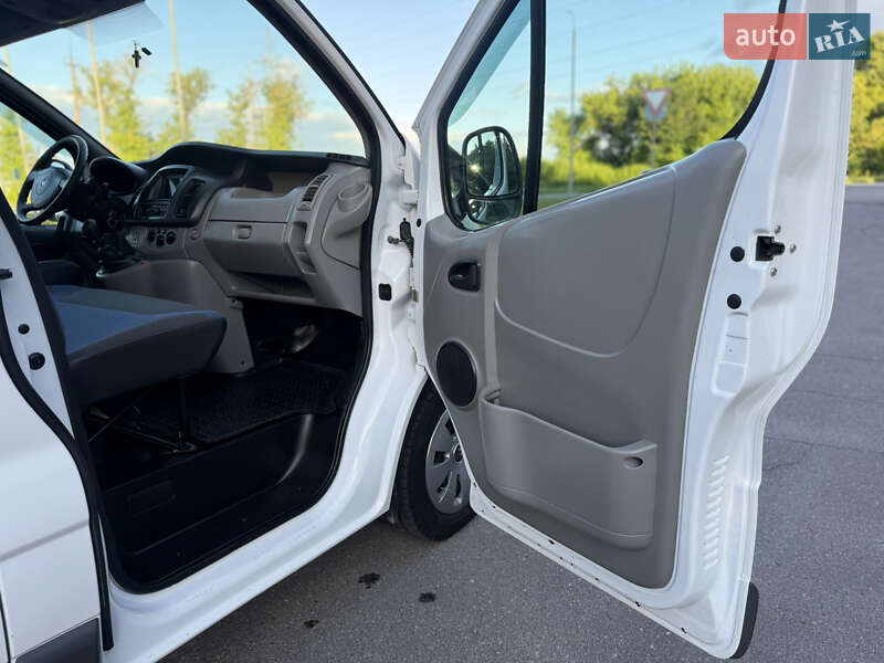 Вантажний фургон Renault Trafic 2012 в Старокостянтинові