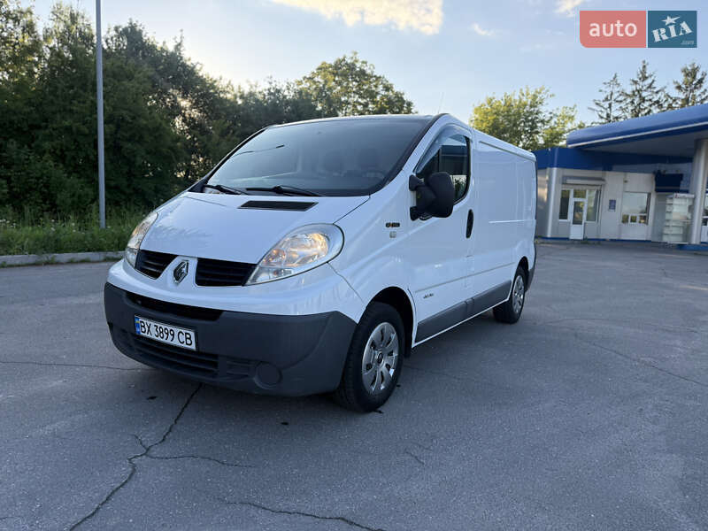 Вантажний фургон Renault Trafic 2012 в Старокостянтинові