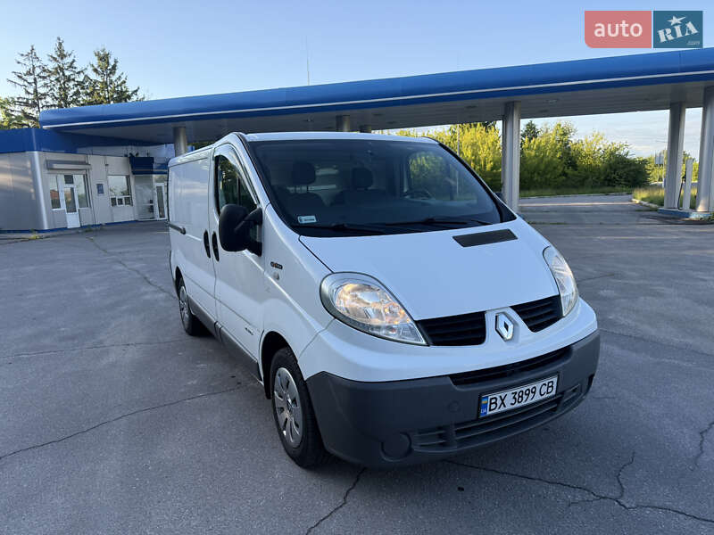 Вантажний фургон Renault Trafic 2012 в Старокостянтинові