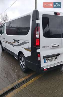 Минивэн Renault Trafic 2016 в 