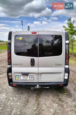 Минивэн Renault Trafic 2003 в 