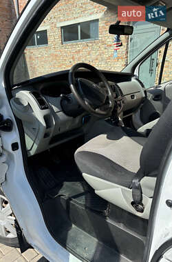 Минивэн Renault Trafic 2005 в 