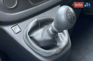 Грузовой фургон Renault Trafic 2016 в 