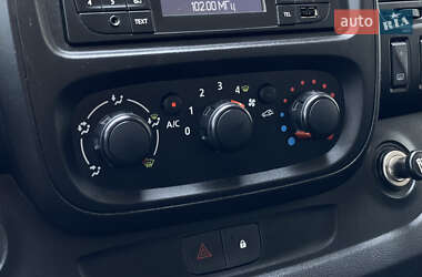 Грузовой фургон Renault Trafic 2016 в 