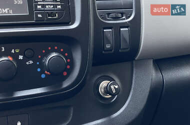 Грузовой фургон Renault Trafic 2016 в 