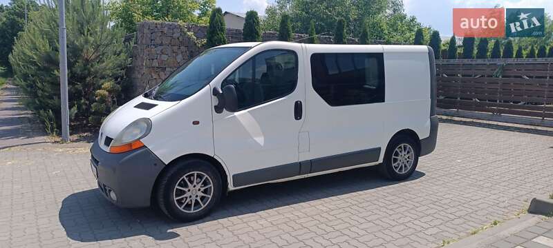 Минивэн Renault Trafic 2003 в Стрые