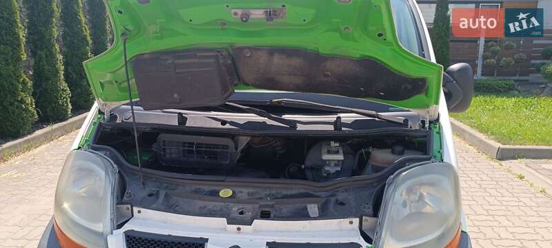 Минивэн Renault Trafic 2003 в Стрые