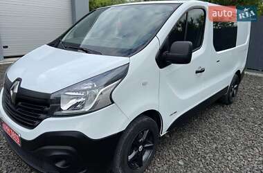 Грузопассажирский фургон Renault Trafic 2015 в 
