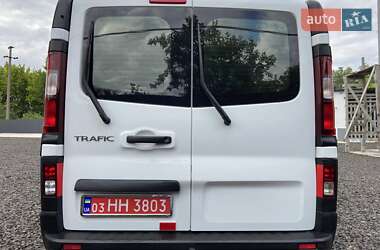 Грузопассажирский фургон Renault Trafic 2015 в 
