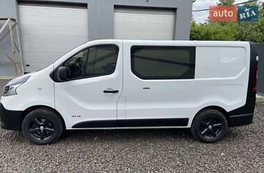 Грузопассажирский фургон Renault Trafic 2015 в 