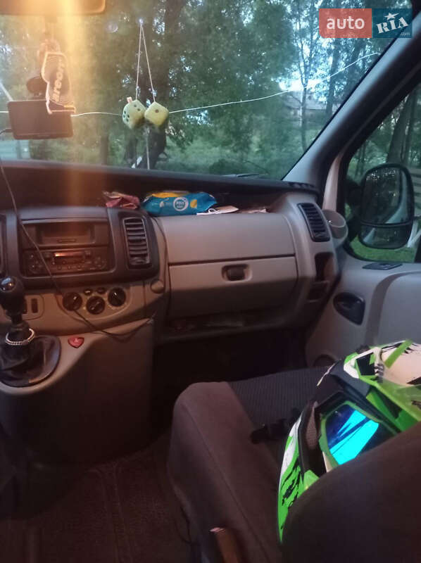 Минивэн Renault Trafic 2005 в Свессе