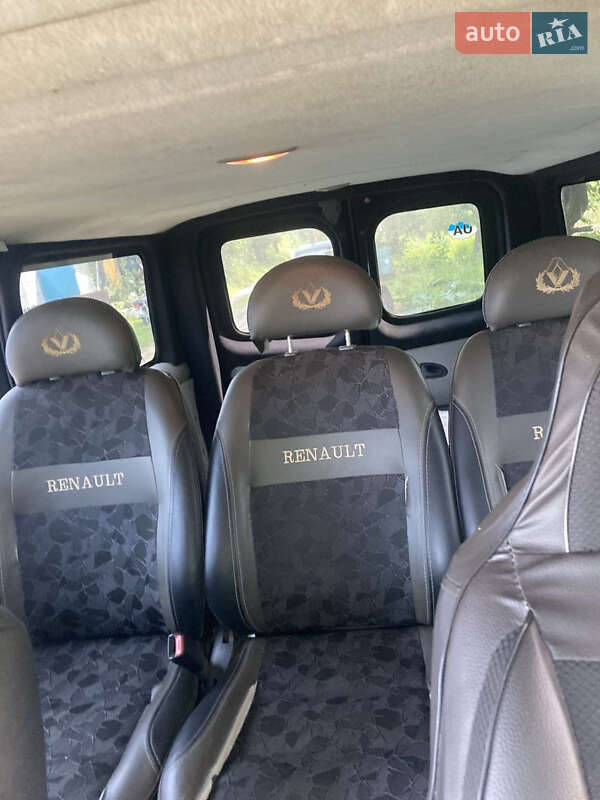 Мінівен Renault Trafic 2005 в Свессе