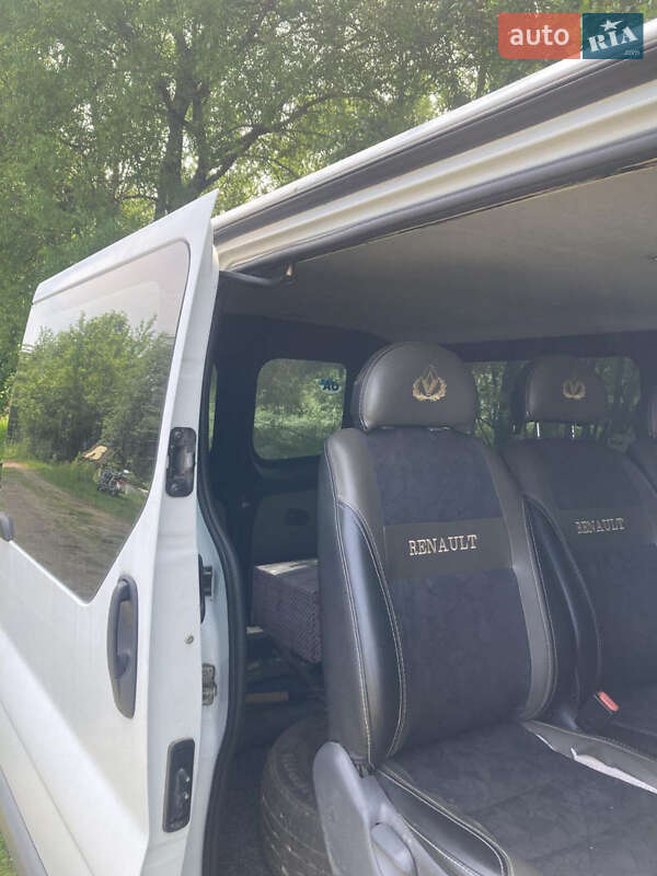 Минивэн Renault Trafic 2005 в Свессе