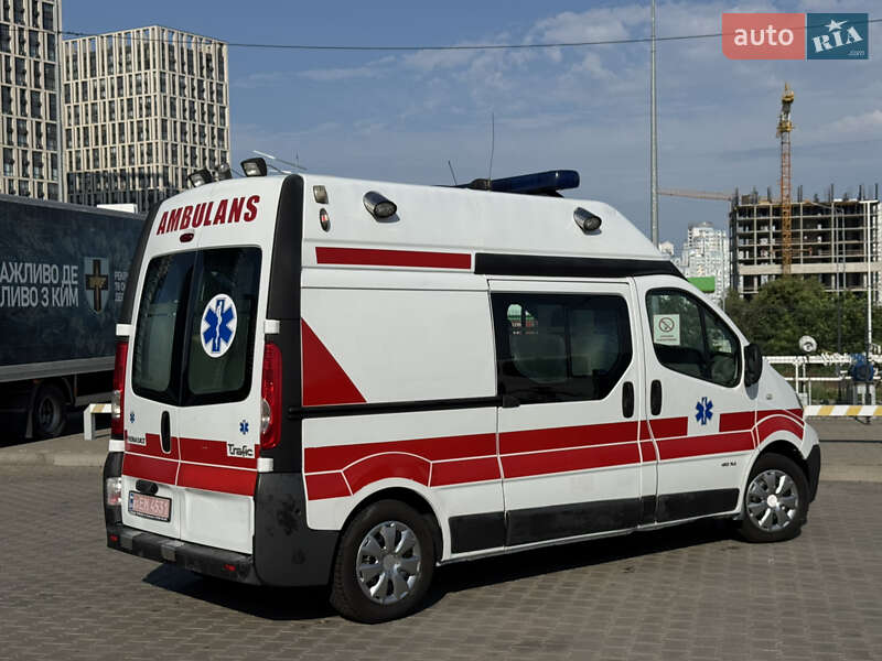 Автомобиль скорой помощи Renault Trafic 2013 в 