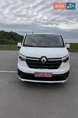 Минивэн Renault Trafic 2022 в 