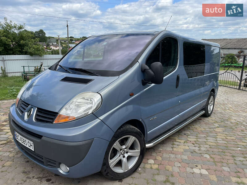 Вантажопасажирський фургон Renault Trafic 2007 в Городку