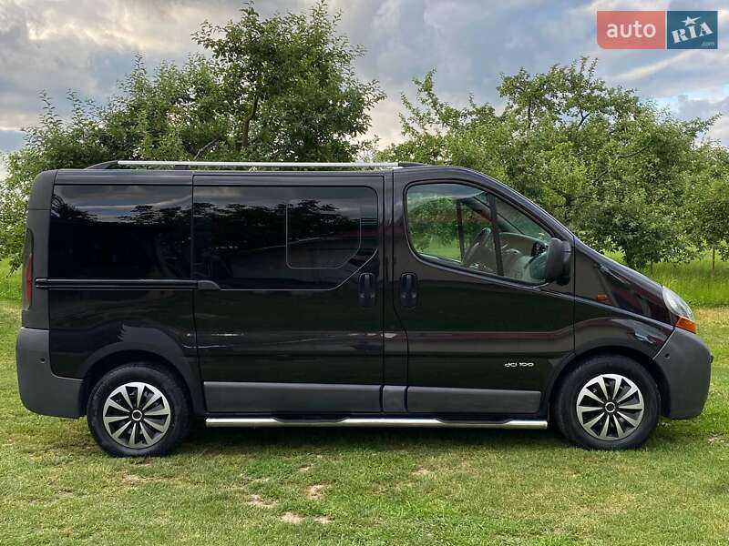Мінівен Renault Trafic 2002 в Коломиї