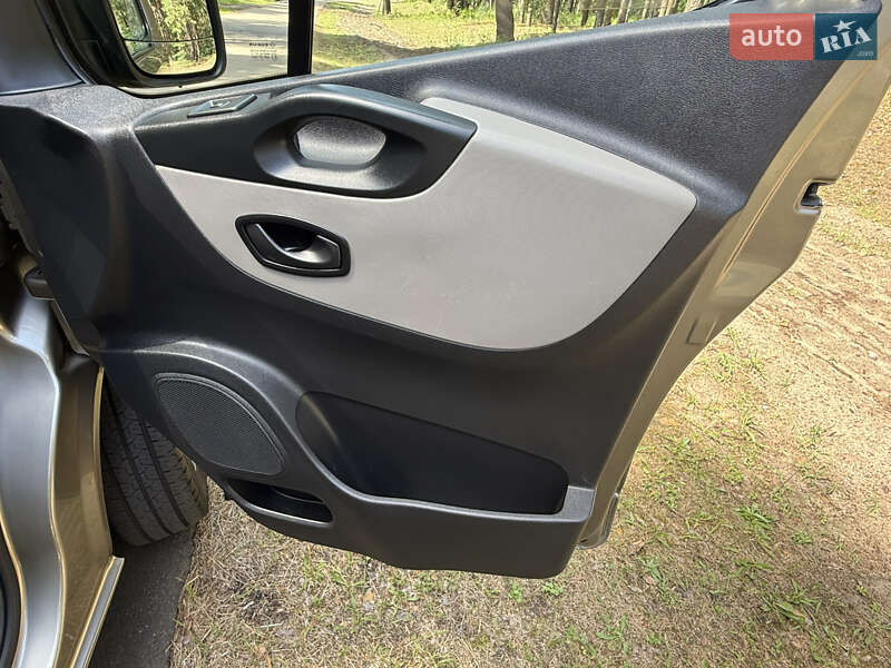 Минивэн Renault Trafic 2018 в Киеве
