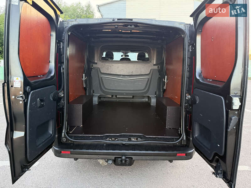 Минивэн Renault Trafic 2017 в Дубно