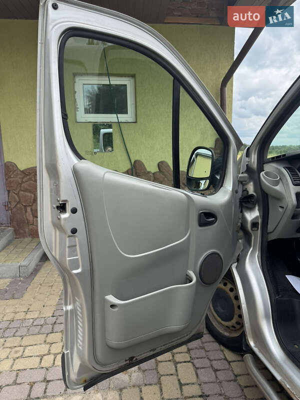 Вантажний фургон Renault Trafic 2007 в Львові