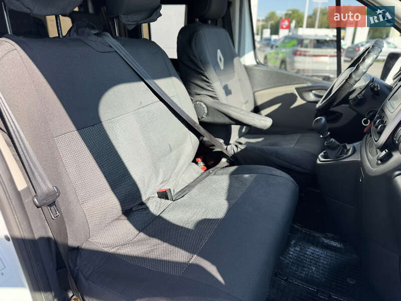 Минивэн Renault Trafic 2016 в Ивано-Франковске