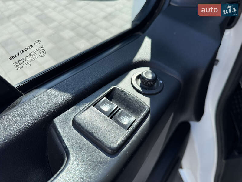 Минивэн Renault Trafic 2016 в Ивано-Франковске