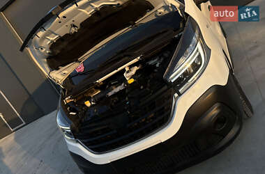 Грузовой фургон Renault Trafic 2020 в 