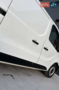 Грузовой фургон Renault Trafic 2020 в 