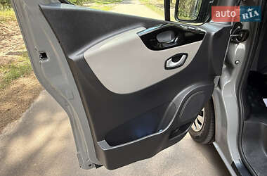 Минивэн Renault Trafic 2017 в 
