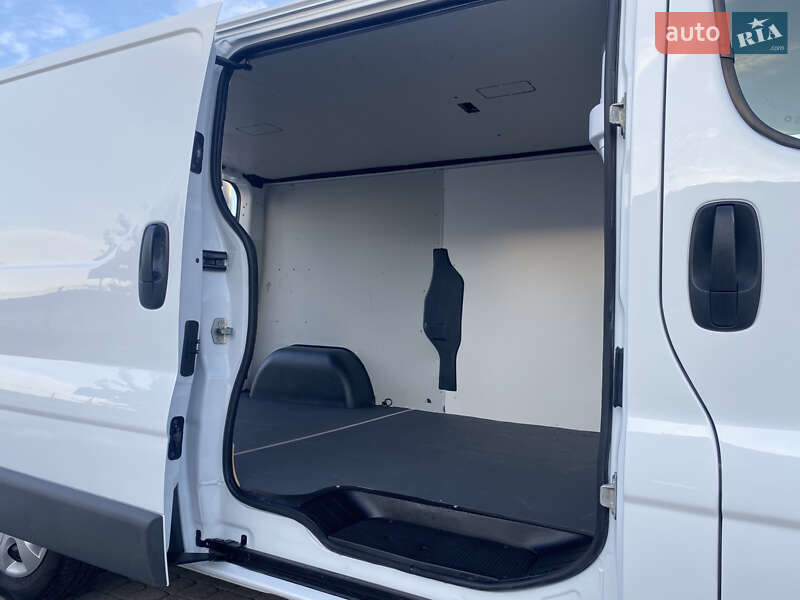 Грузовой фургон Renault Trafic 2013 в Радивилове