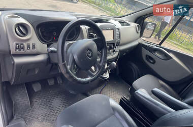 Мінівен Renault Trafic 2015 в 