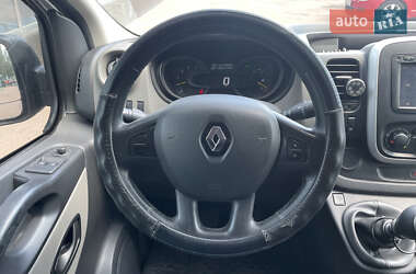 Мінівен Renault Trafic 2015 в 