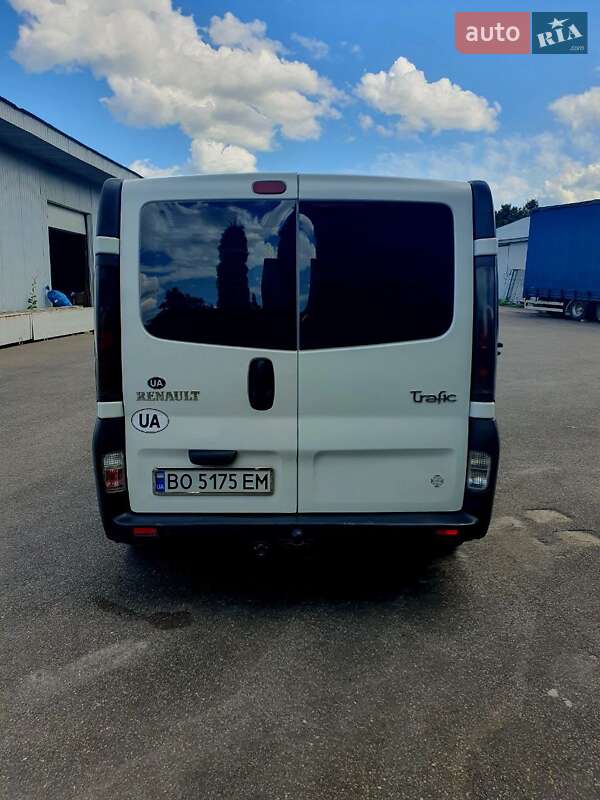 Мінівен Renault Trafic 2004 в Кременці