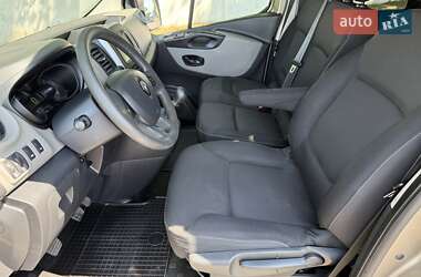 Минивэн Renault Trafic 2015 в 
